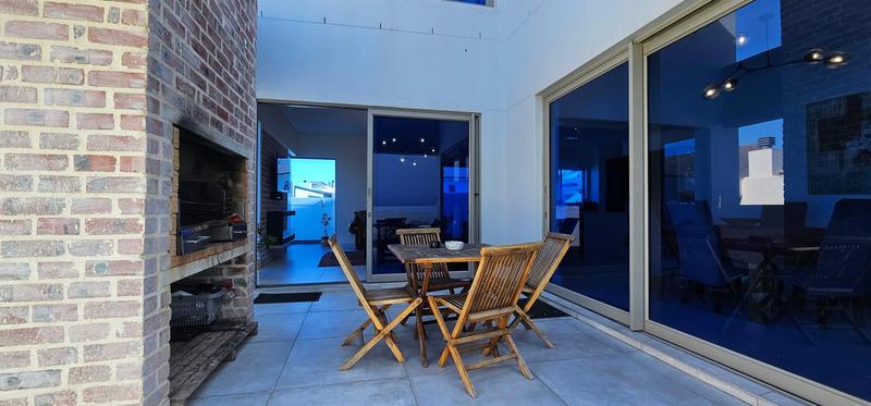 3 Bedroom Property for Sale in Calypso Beach Western Cape